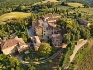 negozio in vendita ad Asciano in zona Torre a Castello