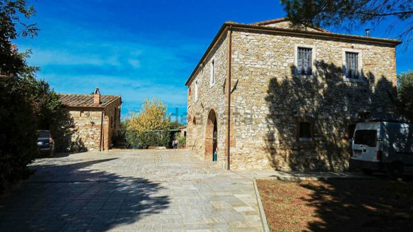 casa indipendente in vendita ad Asciano