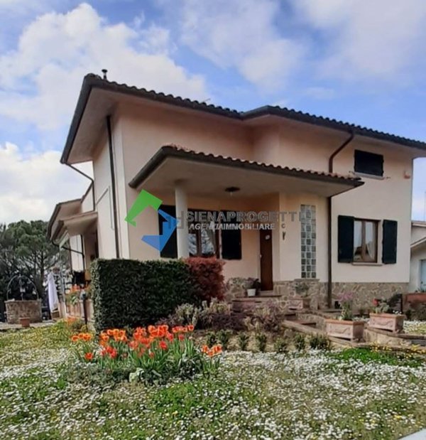 casa indipendente in vendita ad Asciano