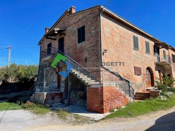 casa indipendente in vendita ad Asciano