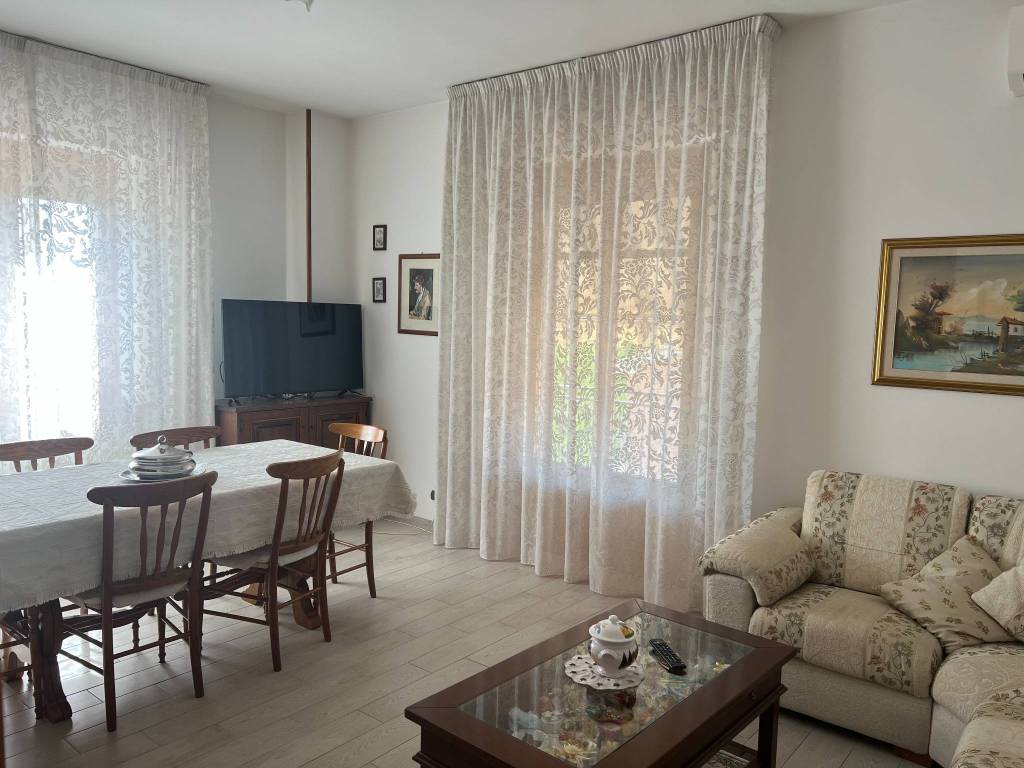 casa indipendente in vendita ad Asciano