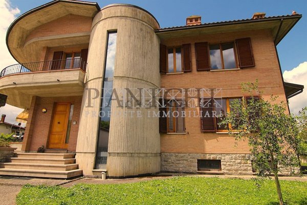 casa indipendente in vendita ad Asciano