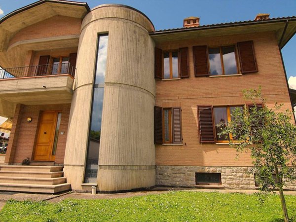 casa indipendente in vendita ad Asciano