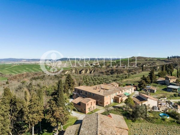 casa indipendente in vendita ad Asciano in zona Chiusure
