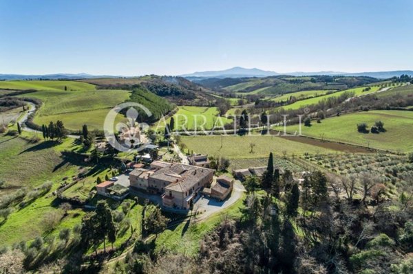 casa indipendente in vendita ad Asciano in zona Chiusure