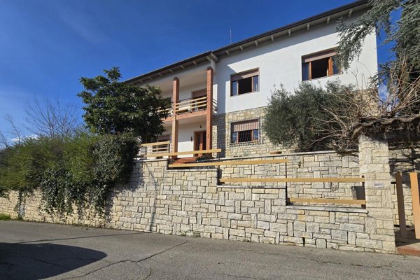 casa indipendente in vendita ad Asciano