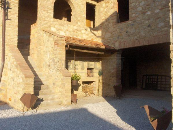 casa indipendente in vendita ad Asciano