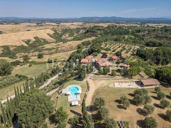 intera palazzina in vendita ad Asciano