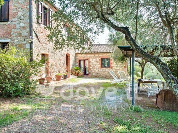 villa in vendita ad Asciano