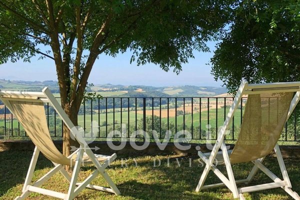 villa in vendita ad Asciano