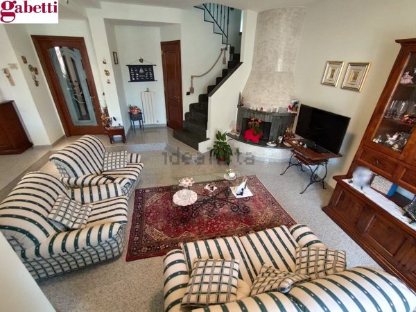 casa indipendente in vendita ad Asciano