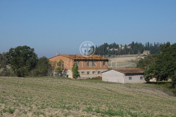 casale in vendita ad Asciano