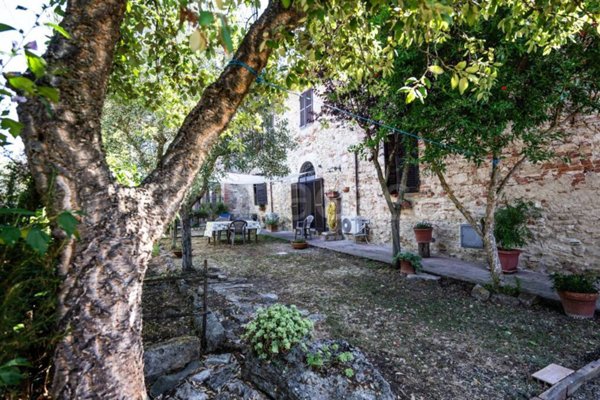 casa indipendente in vendita ad Asciano