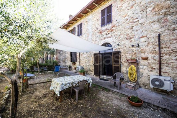 casa indipendente in vendita ad Asciano