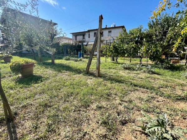 casa indipendente in vendita ad Asciano