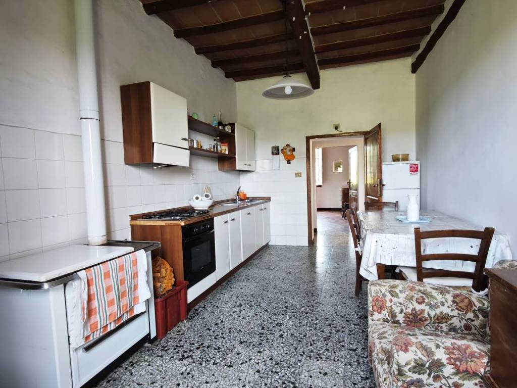 casale in vendita ad Asciano in zona Chiusure