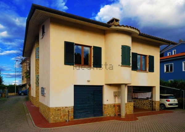casa indipendente in vendita ad Asciano