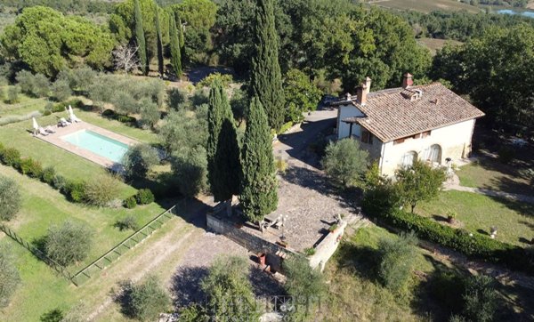 casale in vendita ad Asciano