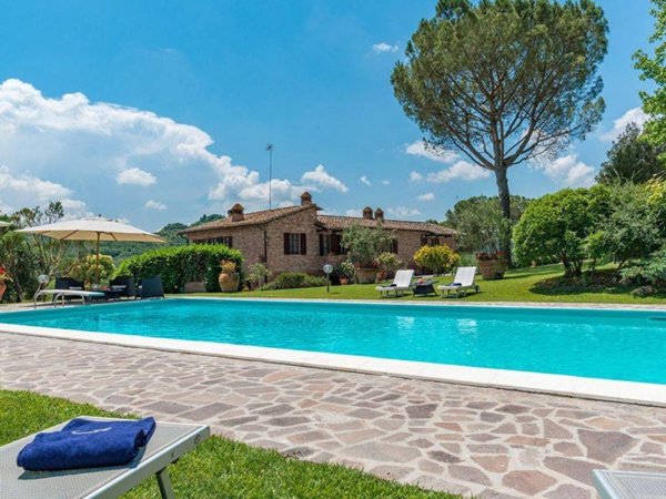 casa indipendente in vendita ad Asciano