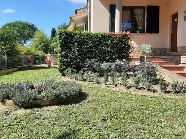 casa indipendente in vendita ad Asciano