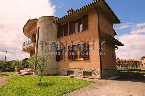 casa indipendente in vendita ad Asciano