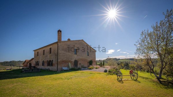 casale in vendita ad Asciano