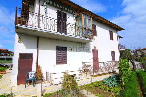 casa indipendente in vendita ad Asciano