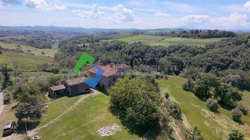 casale in vendita ad Asciano