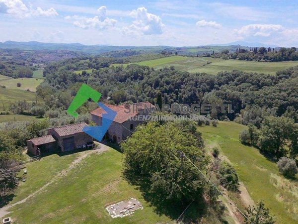 casale in vendita ad Asciano