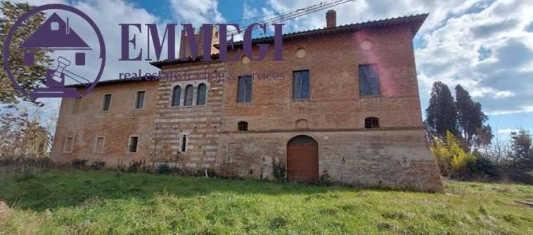 terreno edificabile in vendita ad Asciano in zona Arbia