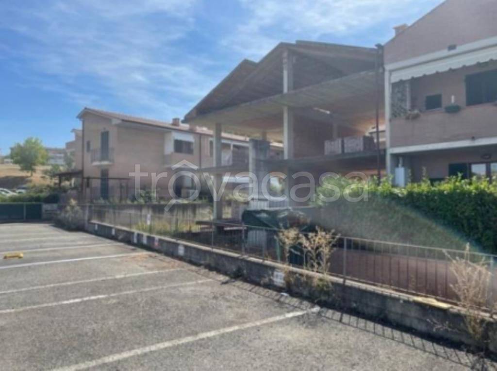 appartamento in vendita ad Asciano in zona Arbia