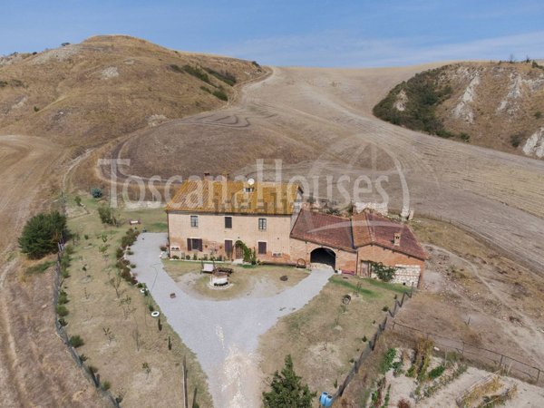 casale in vendita ad Asciano