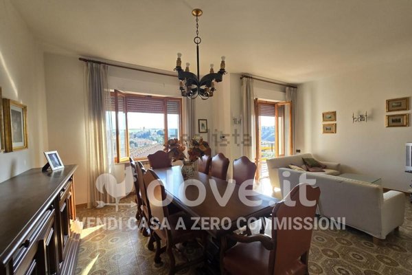 casa indipendente in vendita ad Asciano