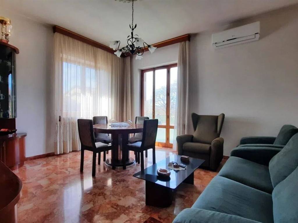 casa indipendente in vendita ad Asciano