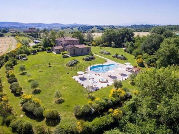 casa indipendente in vendita ad Asciano