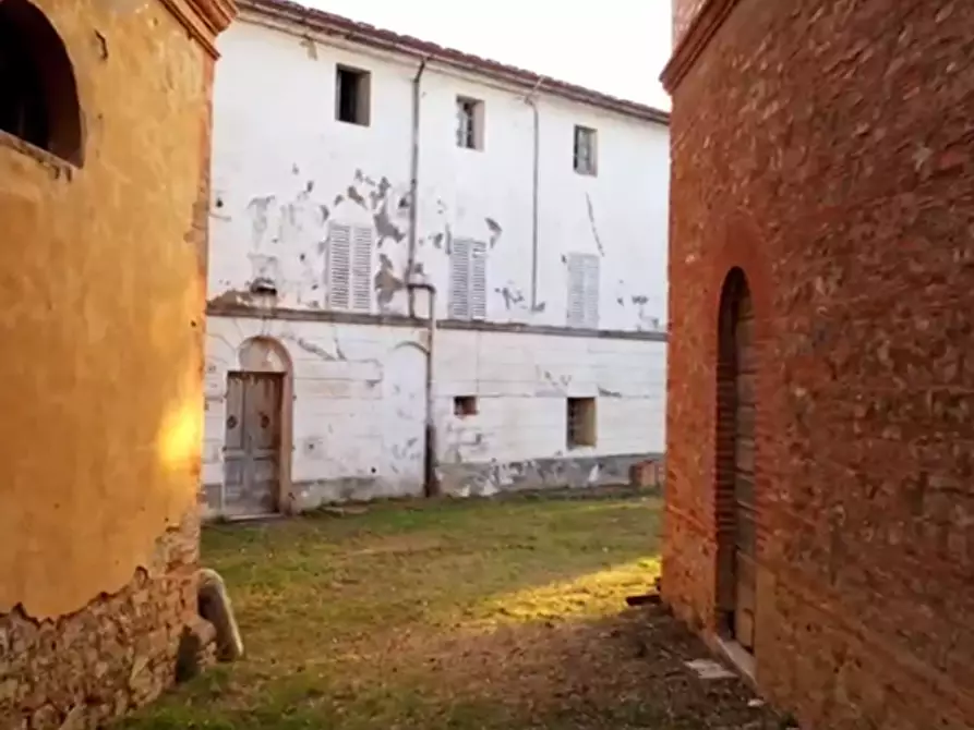 casa indipendente in vendita ad Asciano in zona Torre a Castello