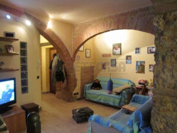 casa indipendente in vendita ad Asciano