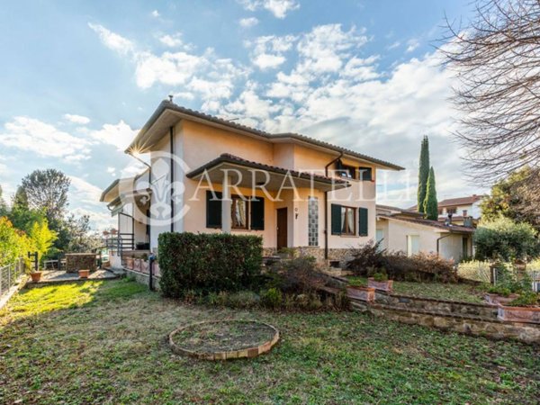 casa indipendente in vendita ad Asciano