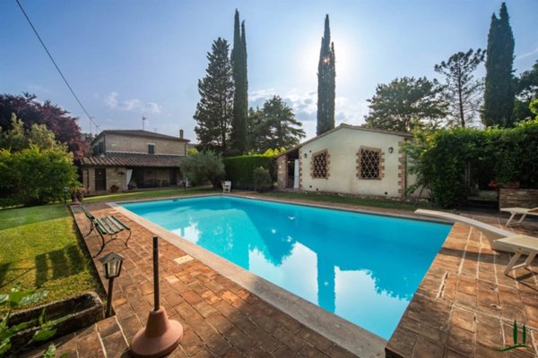 casa indipendente in vendita ad Asciano