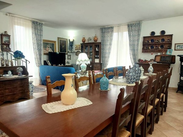 casa indipendente in vendita ad Asciano