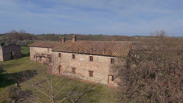 casale in vendita ad Asciano