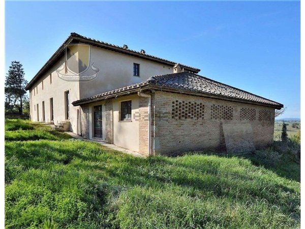 pentavano in vendita ad Asciano