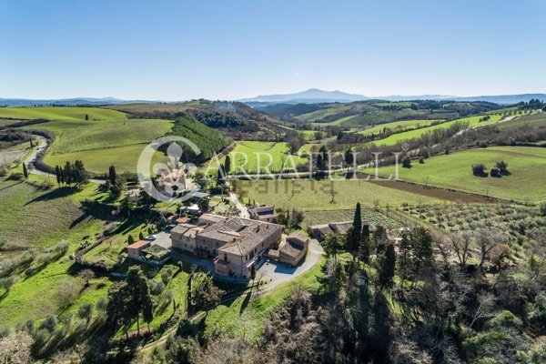 casale in vendita ad Asciano in zona Chiusure