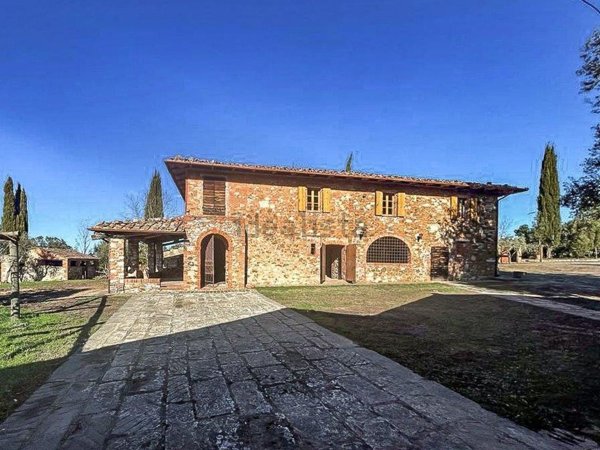 casa indipendente in vendita ad Asciano