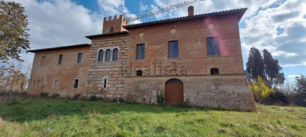 casa indipendente in vendita ad Asciano