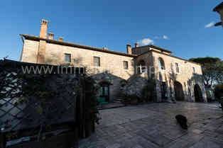 casa indipendente in vendita ad Asciano