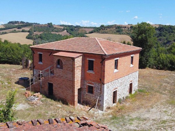 casa indipendente in vendita ad Asciano