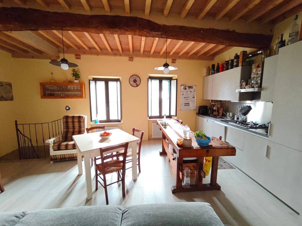 casa indipendente in vendita ad Asciano