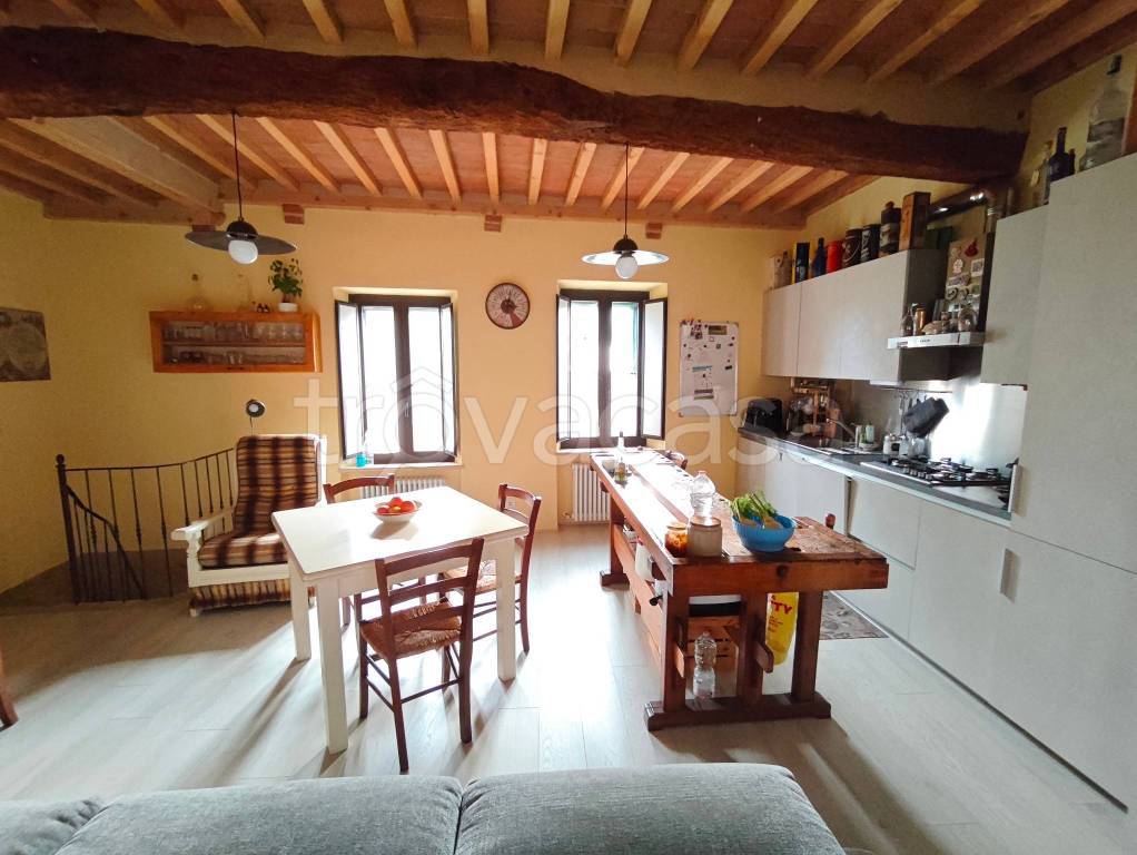 casa indipendente in vendita ad Asciano