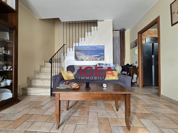 casa indipendente in vendita ad Asciano in zona Torre a Castello